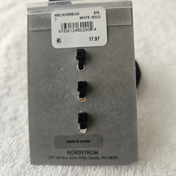 NWT Nordstrom Rack Trio Set of Gold and Imitation Pearl Rings Size 7 - Picture 3 of 6